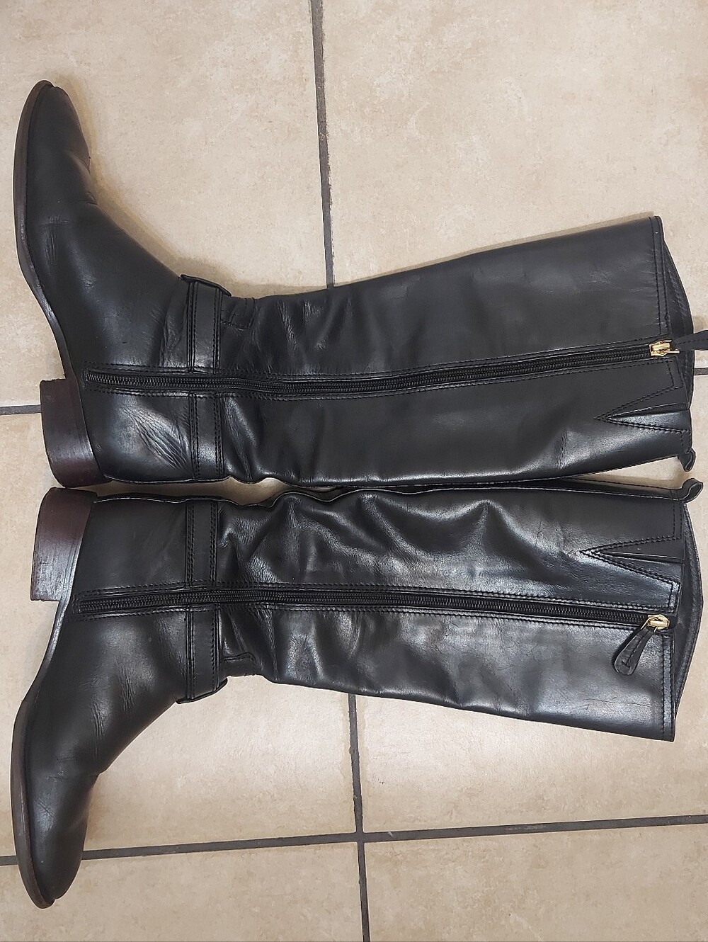 Tory Burch Black Leather Belted Gloves with Gold Logo